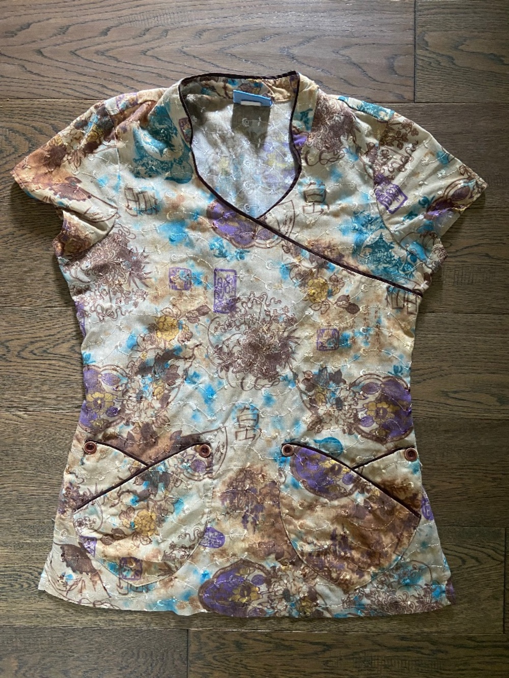 EUC Unique Vintage Y2K Elan by Barco Embroidered Floral Mock Wrap Scrub Top - XS